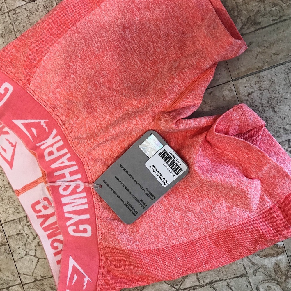 Peach flex shorts- XS gymshark